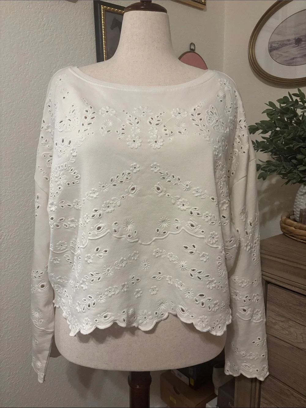Free People Iris Embroidered Sweatshirt-Sugar Swizzle Ivory- Size XL- NWT